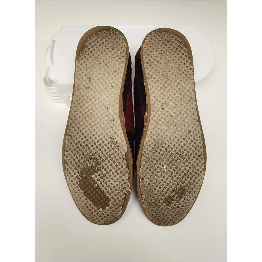 TOMS WOMEN'S CLASSIC SLIP-ON SHOES IN RED PLAID SIZE 6